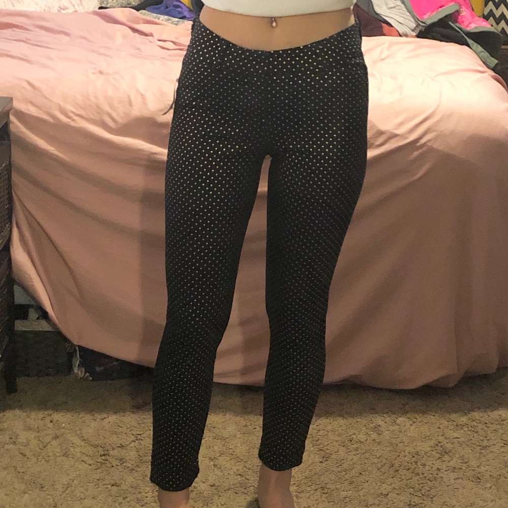 Old Navy Pixie Pant Black and Gold